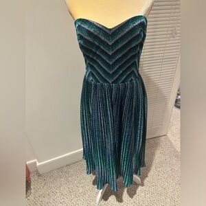 Dress the Population Rosalie Metallic
Stripe Strapless Cocktail Dress XXL